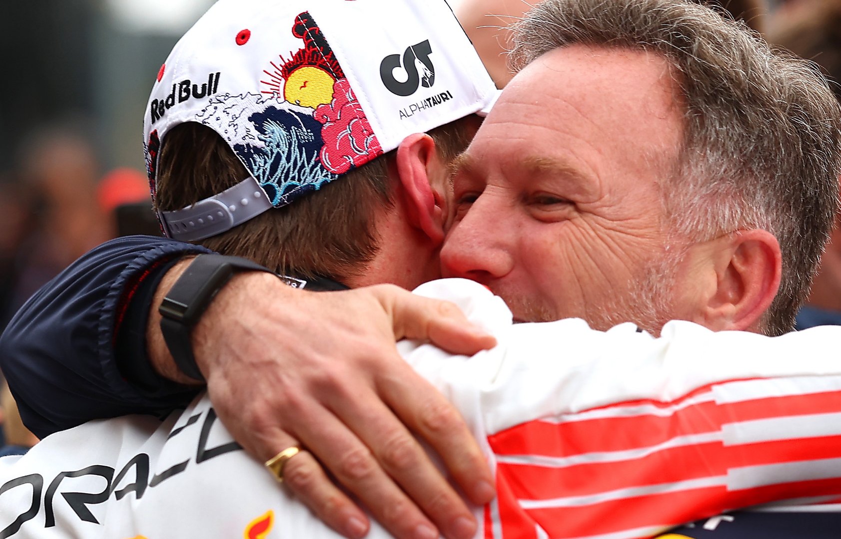 关于索伯车队完胜哈斯车队，拉塞尔刷新纪录的信息