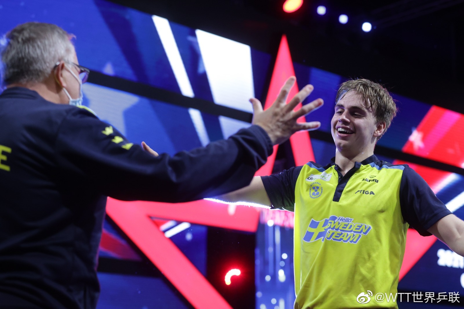 瑞典队力克英格兰队，波尔带队取胜