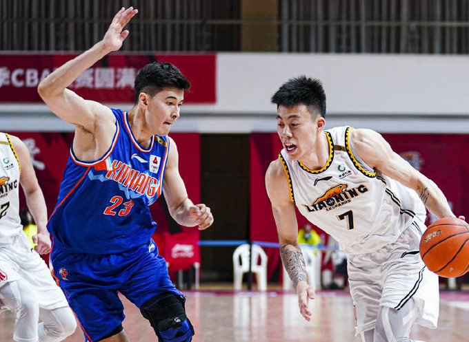 青岛队横扫新疆队,张镇麟带队取胜 青岛队横扫新疆队,张镇麟带队取胜